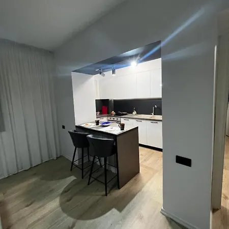 Amion In Center Of Lägenhet Tirana