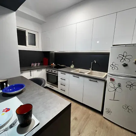 Amion In Center Of * تيرانا