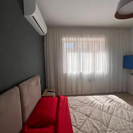 Amion In Center Of تيرانا