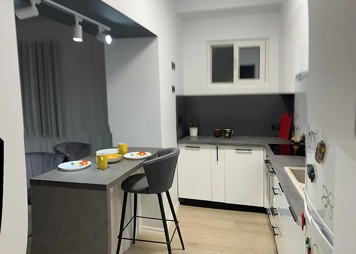 Amion In Center Of Apartament