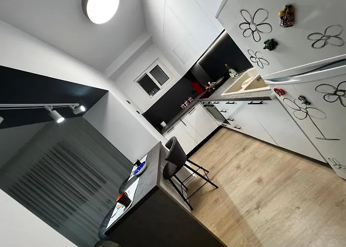 Amion In Center Of *