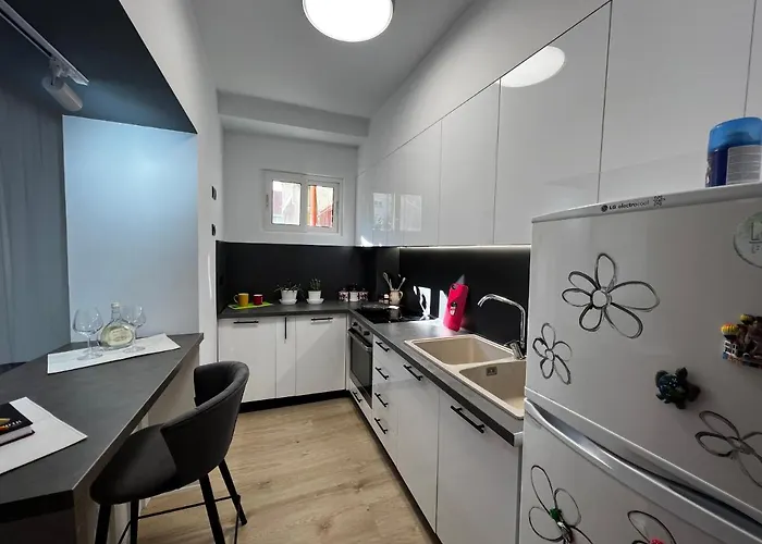 Amion In Center Of *